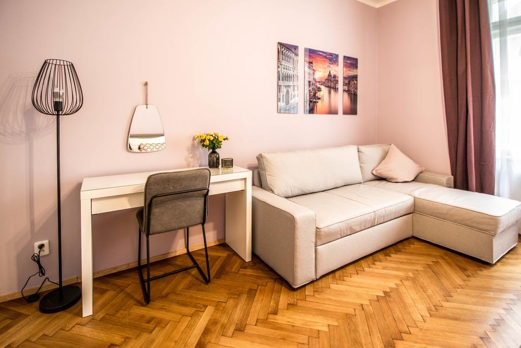 Appartement Reflection 2bdr By Ruterra Praag
