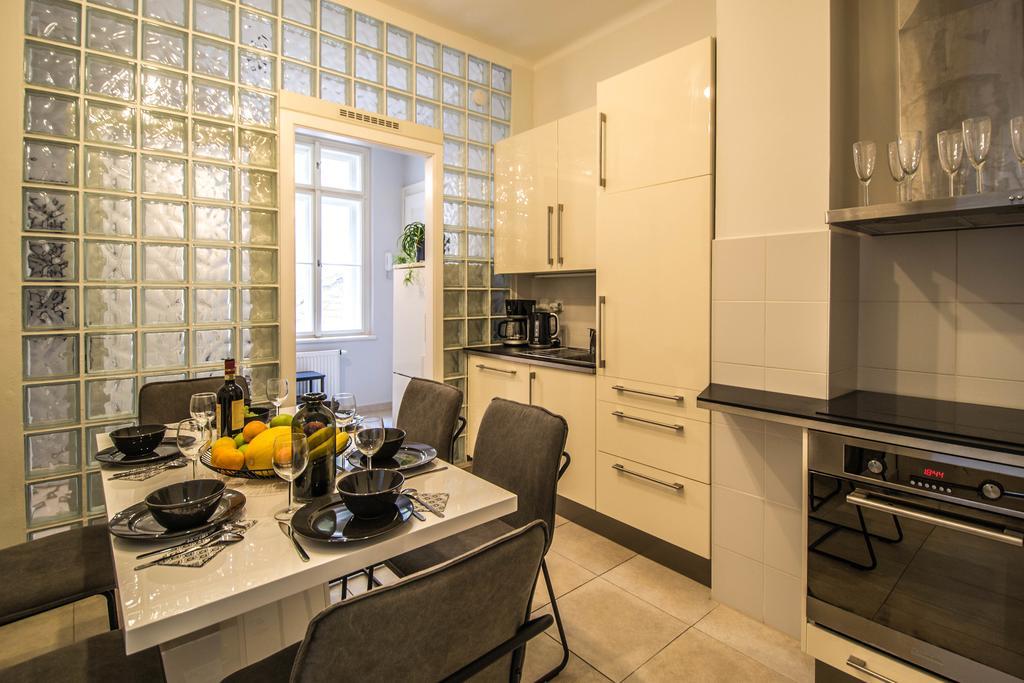 Reflection 2bdr By Ruterra Appartement Praag